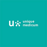 Unique Medicum Logo auf grünem Hintergrund